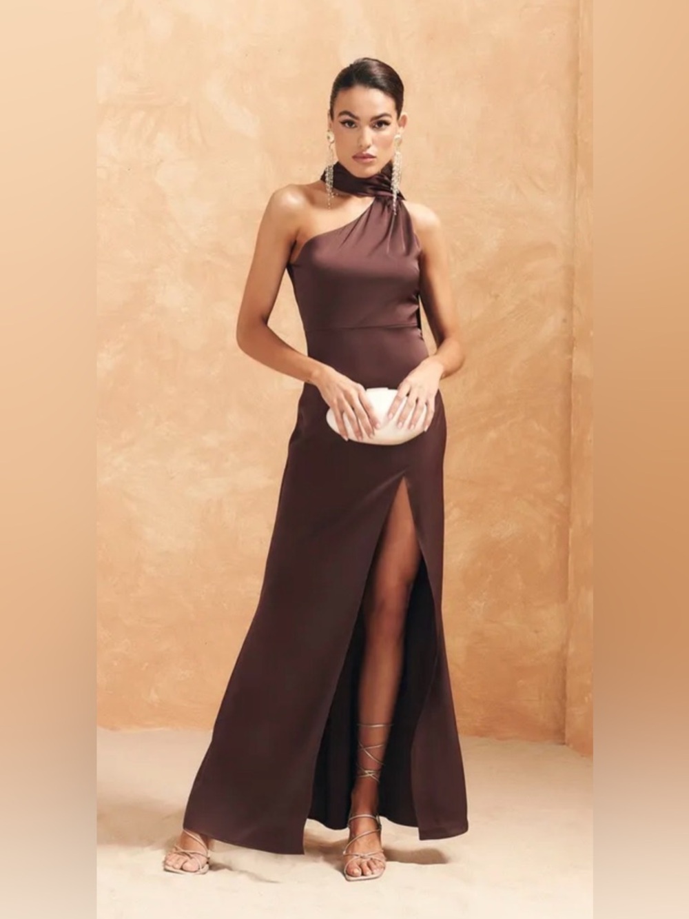 Lady Pipa asymmetrical long dress .